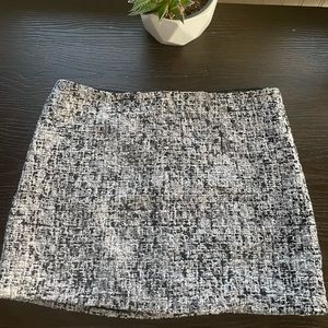 Alice + Olivia mini skirt size 6 EUC